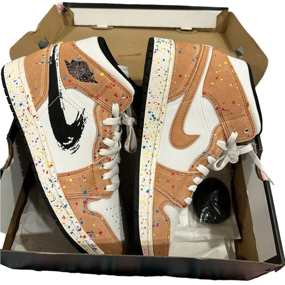 Air Jordan 1 Mid Brushstroke - Picture 10 of 16